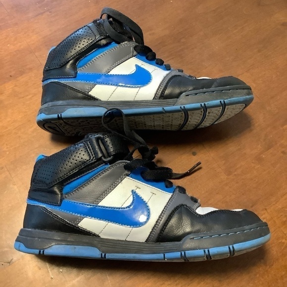 Nike Mid Athletic Shoes 6.0. Size 5 - Picture 3 of 7